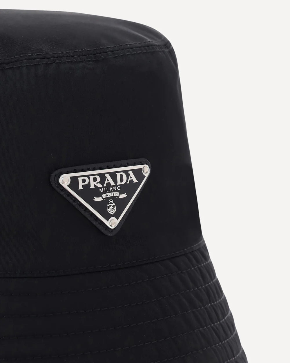 Cappello a Secchiello in Nylon Logo Metallico Prada