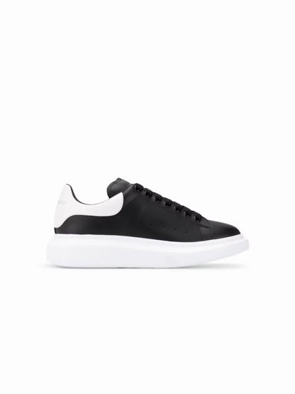 SNEAKERS ALEXANDER MCQUEEN NERA CON RETRO BIANCO