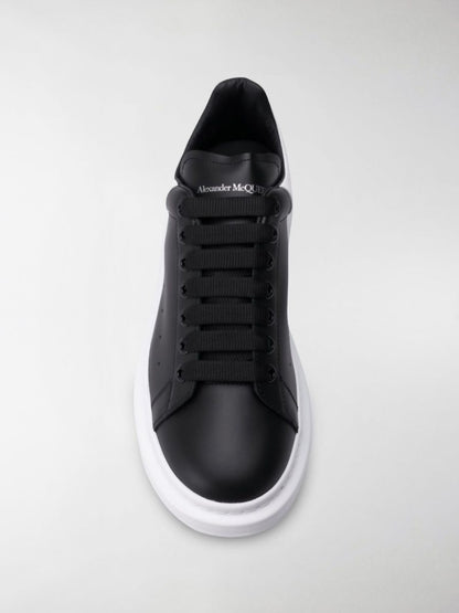 SNEAKERS ALEXANDER MCQUEEN NERA CON RETRO BIANCO
