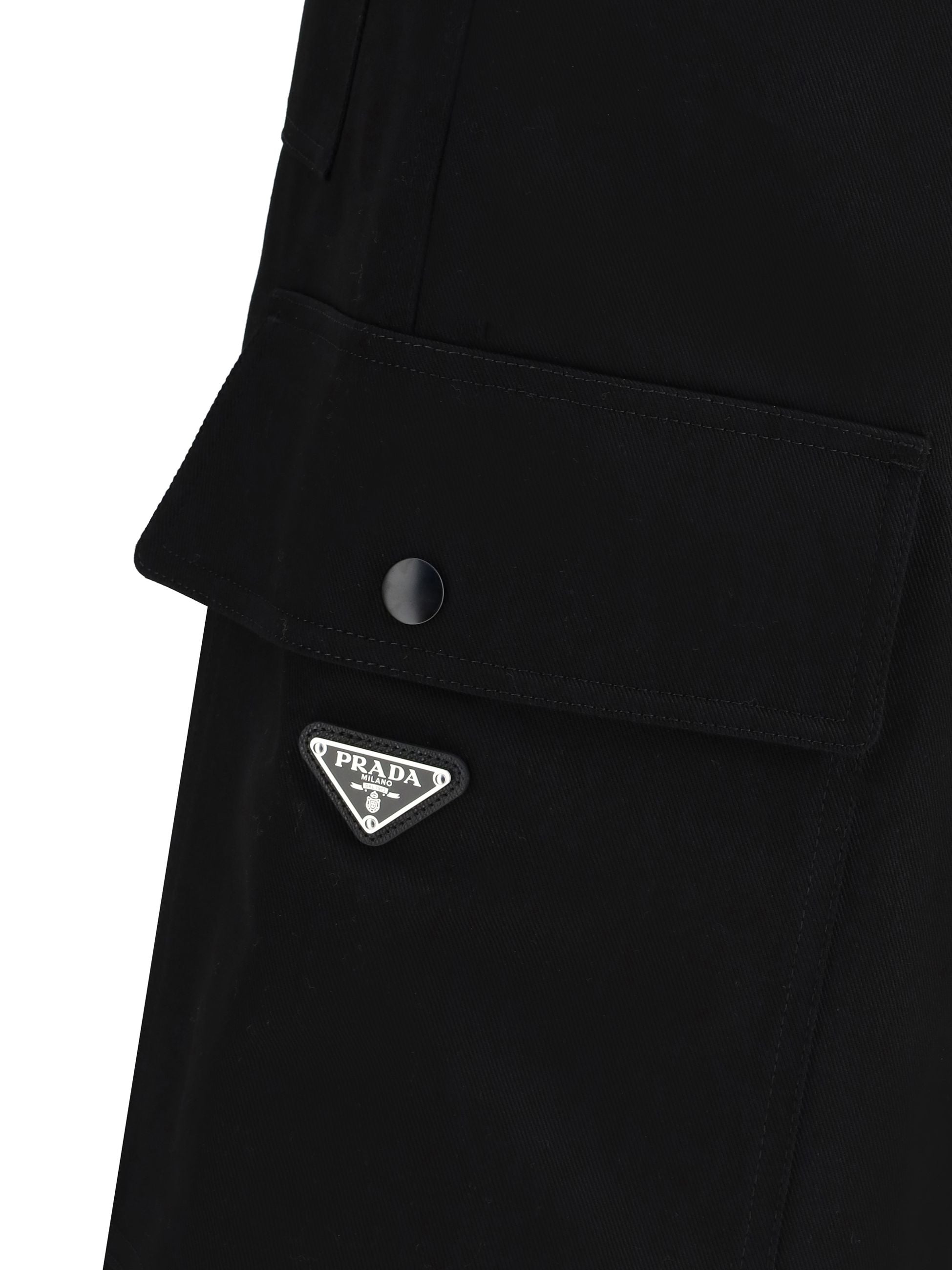 Shorts Cargo Con Tasconi e Placchetta Prada