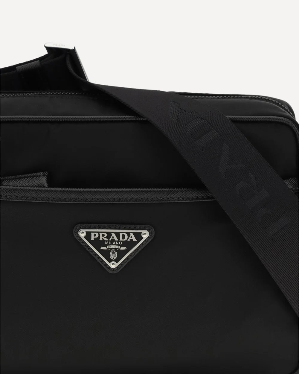 Borsa Messenger Nera in Nylon Placchetta Metallica Prada