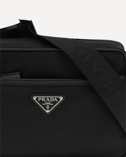 Borsa Messenger Nera in Nylon Placchetta Metallica Prada