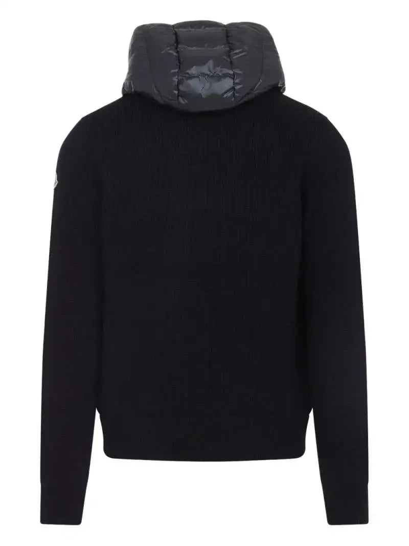 Giubbino Nero In Tessuto Tecnico Maniche in Lana e Cappuccio Moncler