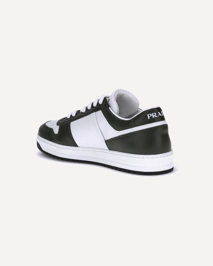 Sneakers Downtown Bianca e Militare con Placchetta Metallica Prada