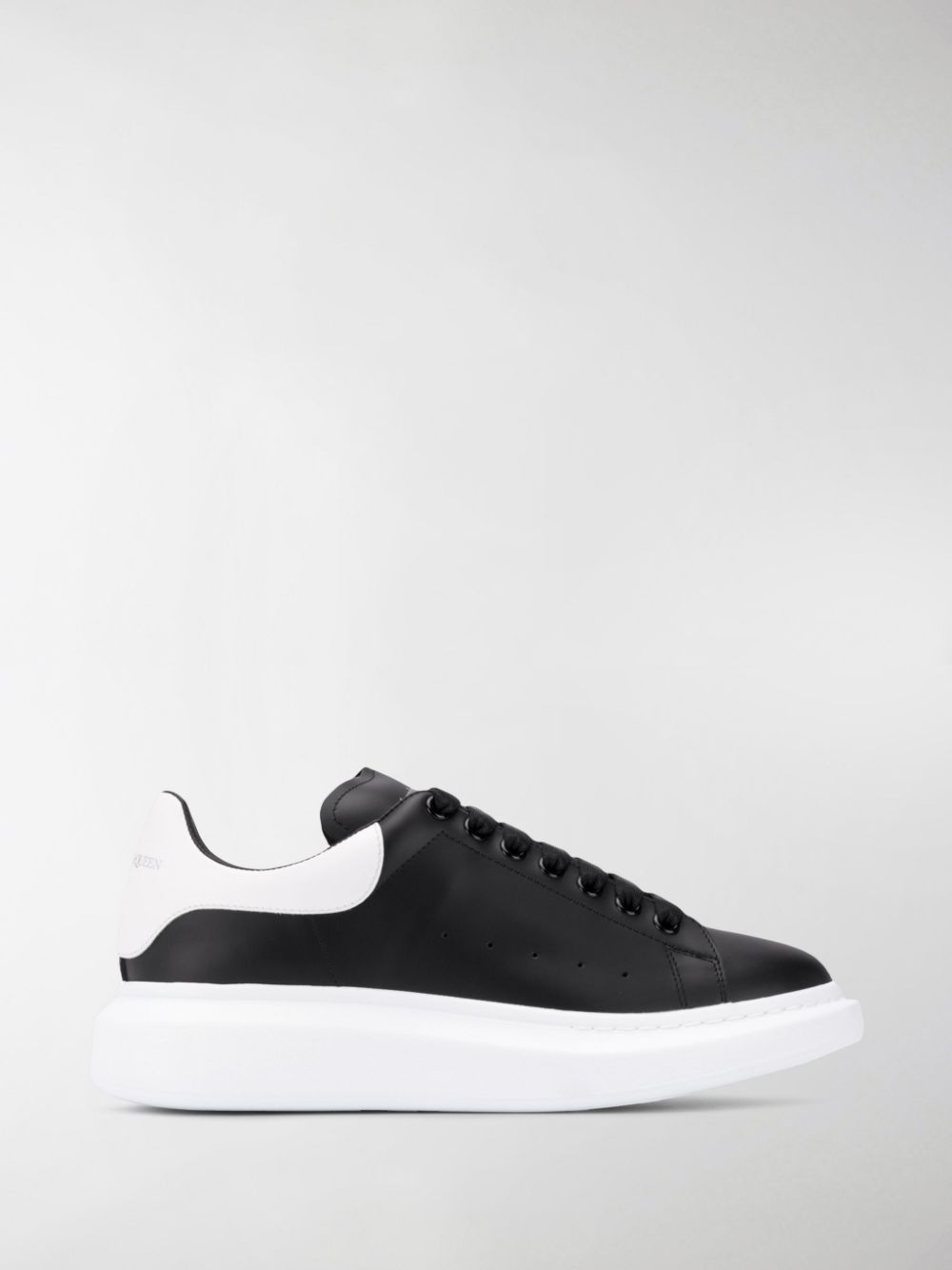 SNEAKERS ALEXANDER MCQUEEN NERA CON RETRO BIANCO