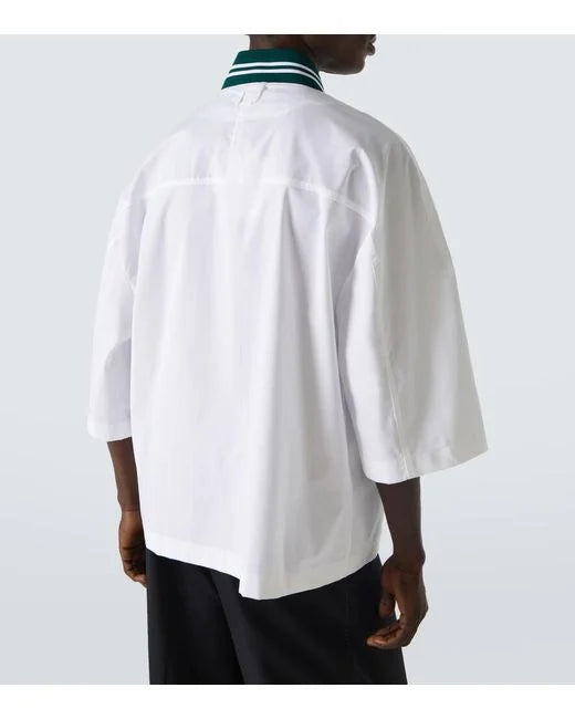 Camicia Bianca Mezze Maniche Con Collo a Contrasto Verde Jacquemus