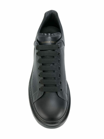 Sneakers Total Black Alexander McQueen