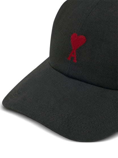 Cappello Nero con Logo Cuore Ami Paris