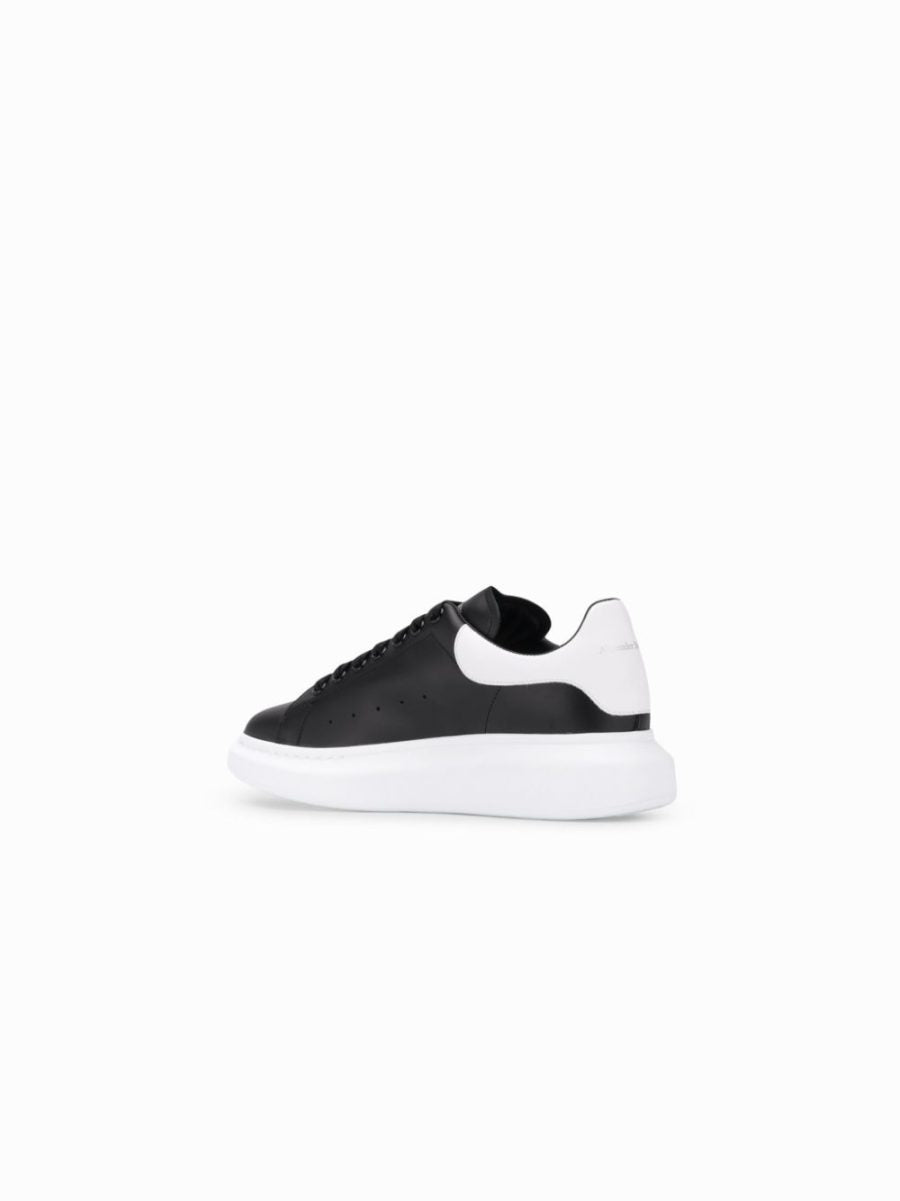 SNEAKERS ALEXANDER MCQUEEN NERA CON RETRO BIANCO