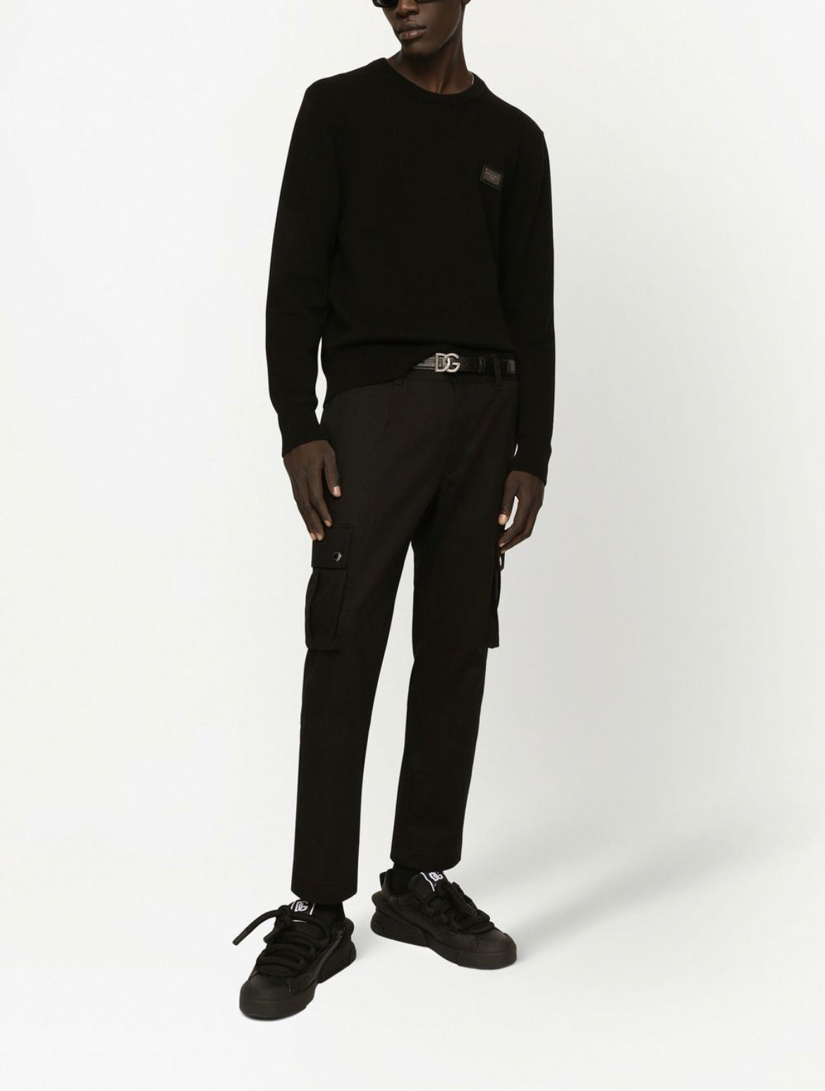 MAGLIA NERA IN LANA GIRO COLLO CON PLACCHETTA IN METALLO LOGO DOLCE E GABBANA